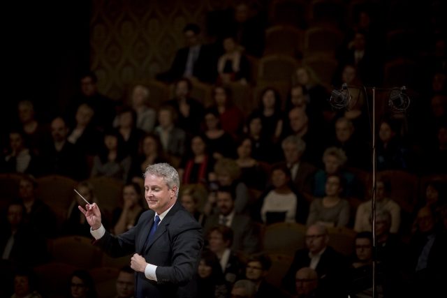 Leila Josefowicz plays Berg